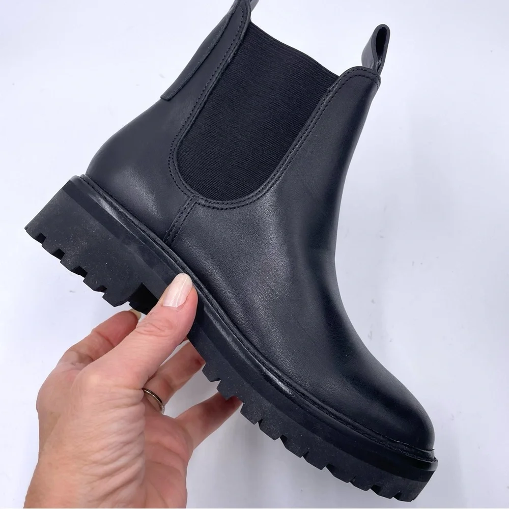 NEW Everlane Black Leather Lug Sole‎ Chelsea Bootie in Size 5.5